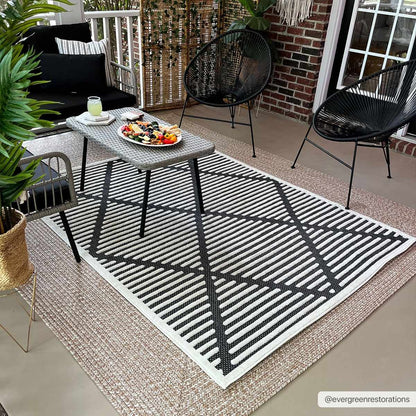 Anah Black Outdoor Rug