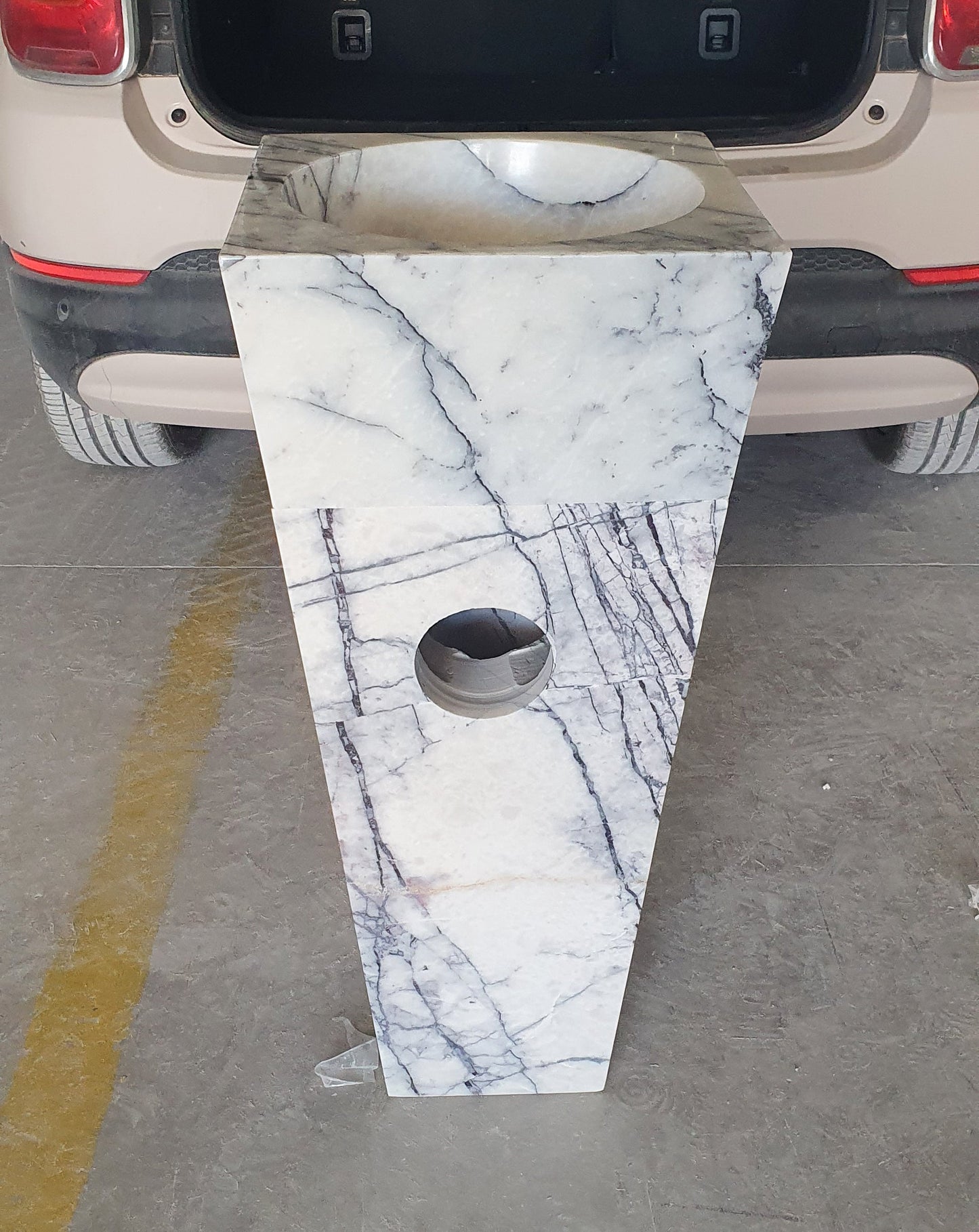 Natural Stone New York White Marble Stand-alone Pedestal Cone Shaped Bathroom Sink