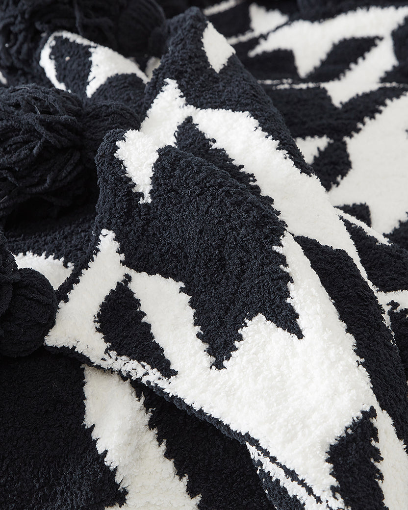 Houndstooth Pom Pom Throw