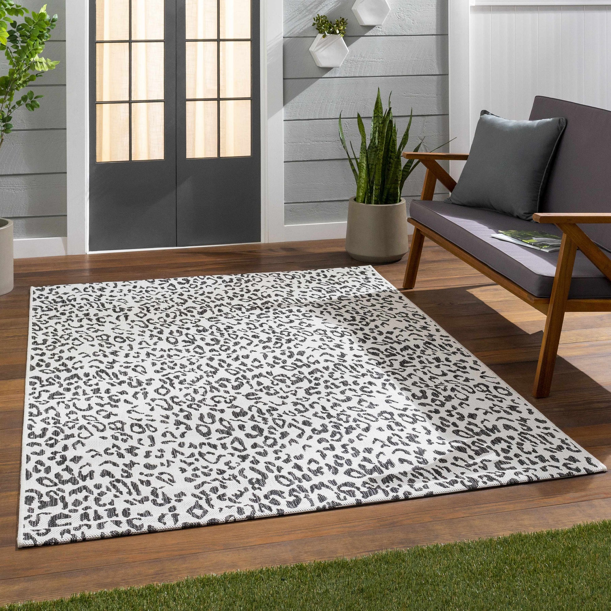 Alderbury White Leopard Print Rug.