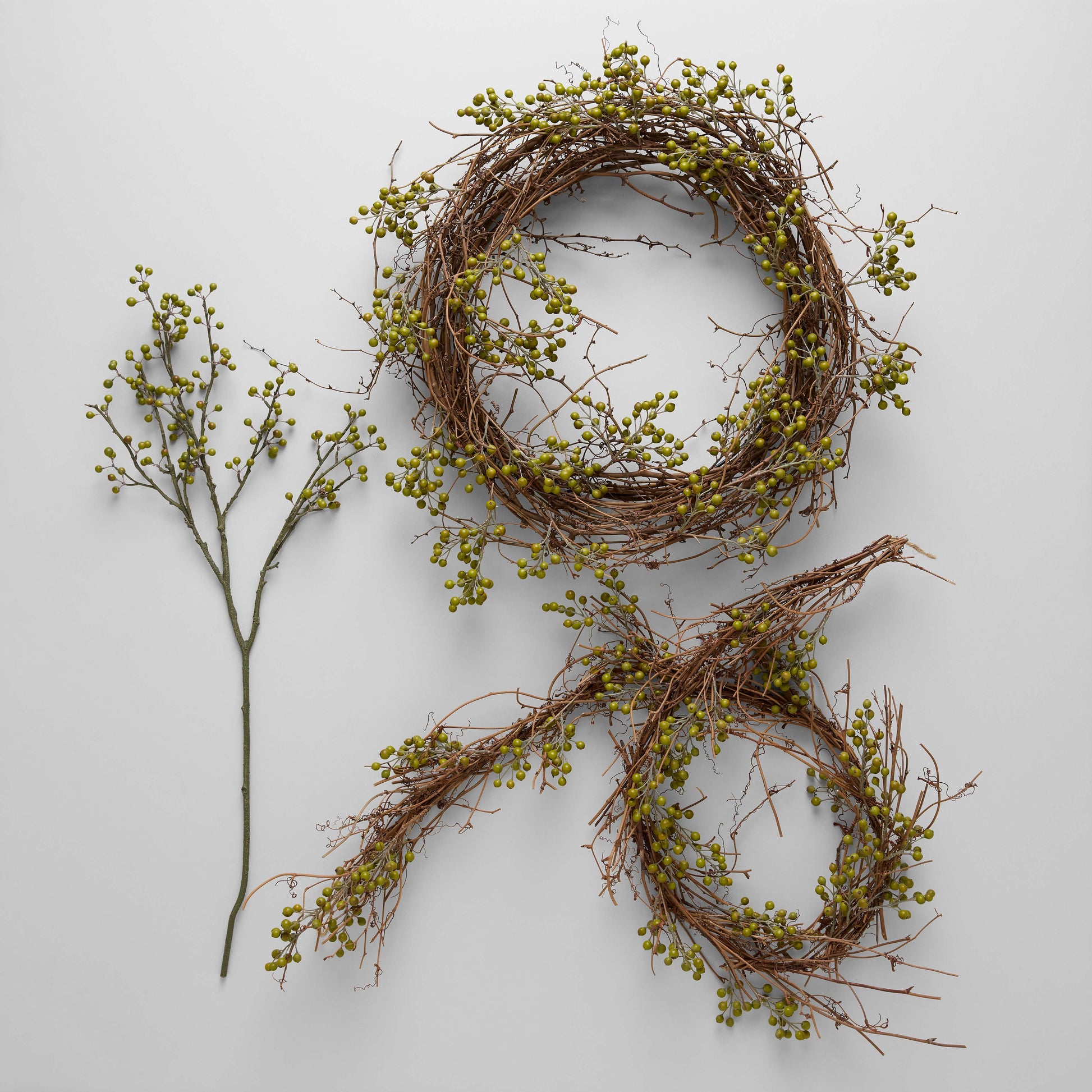 Bloomist Eco-Faux One Size EcoFaux Green Ilex Berry Wreath