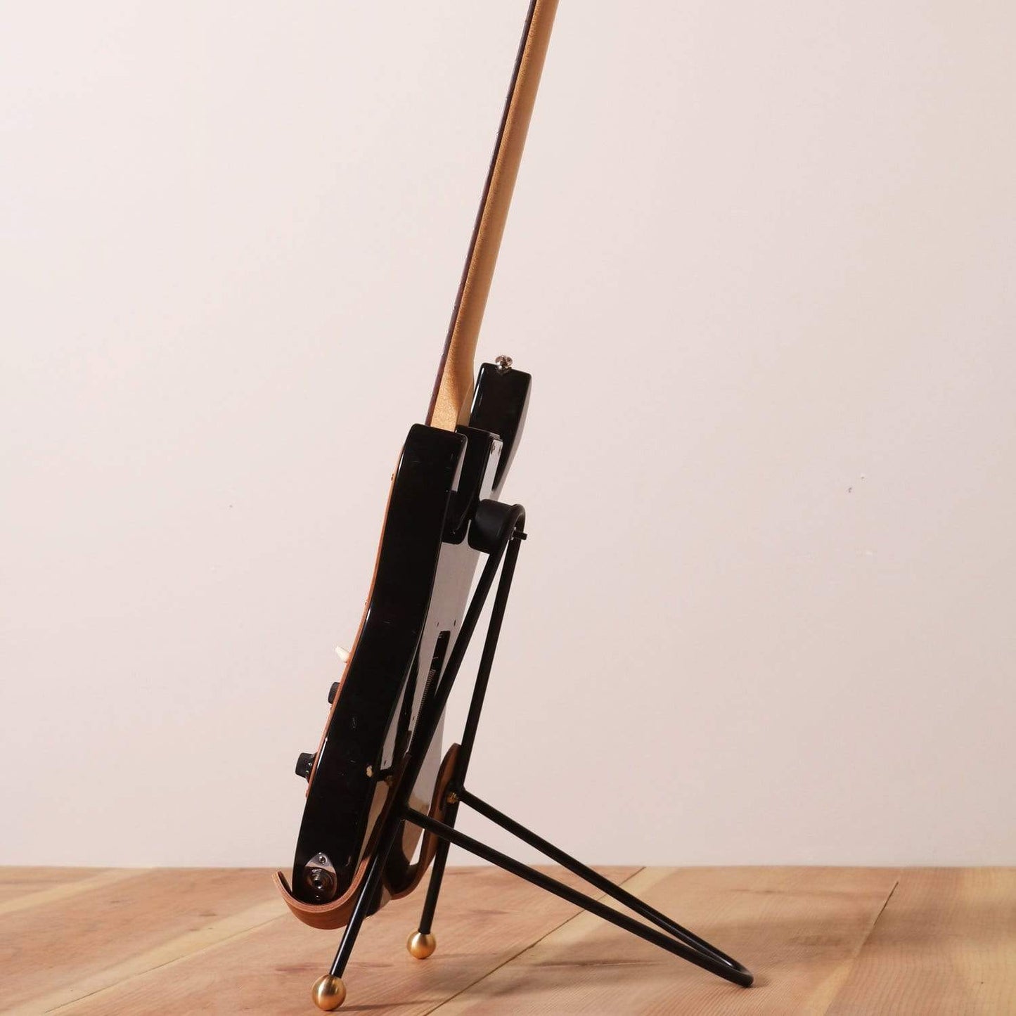 Electric guitar stand